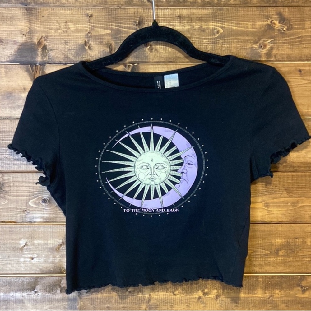 Black Sun & Moon Graphic Baby Tee Crop Top - XS